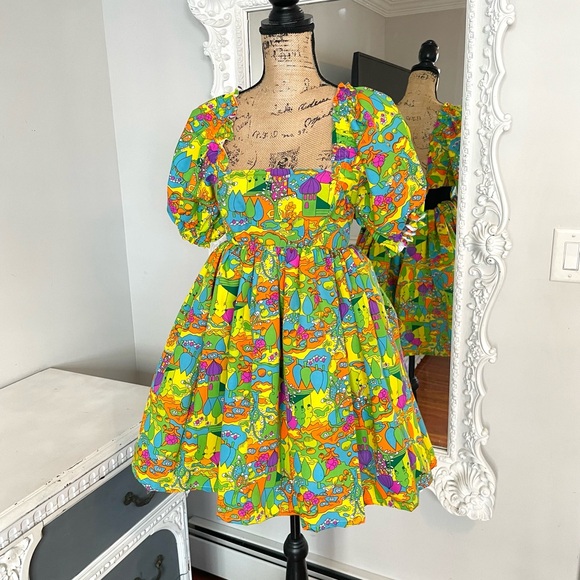 New York Couture *One of a Kind* Vintage PYSCHODELIC 1960’s Puff Sleeve Dress - Picture 4 of 9